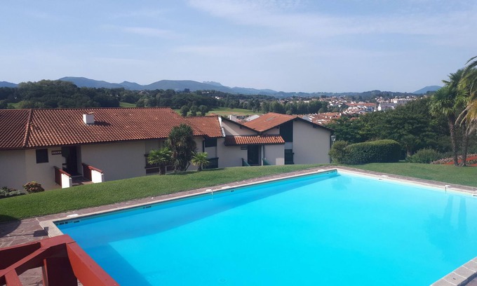 Saint-Jean-de-Luz Apartment | Apartment in quiet, wooded residence with swimming pool