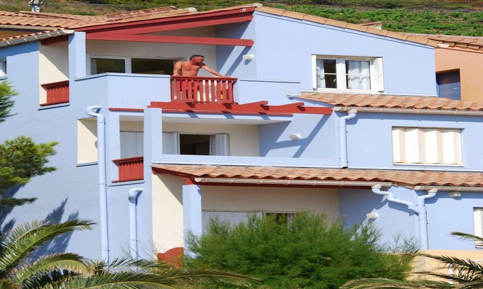 Cerbere Apartment | Apartment in France with Balcony & Garden View
