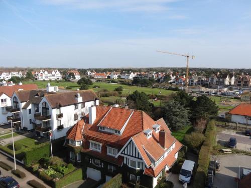 Het Zoute Apartment | Apartment in Het Zoute near Mini-Golf
