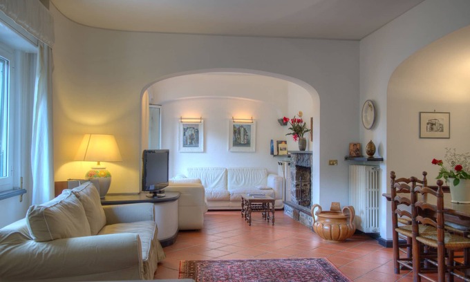 Ellera House | Apartment in villa 5 km from the sea