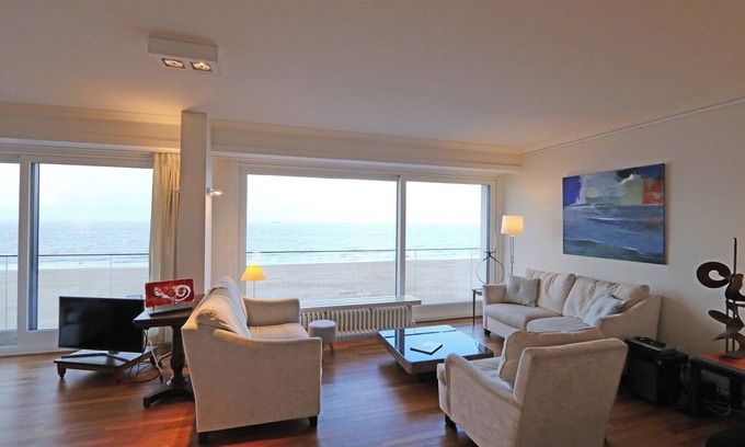 Knokke Apartment | Apartment in Knokke with Stunning Sea View