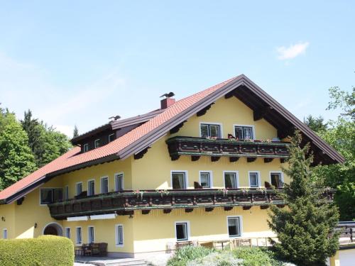Krispl Apartment | Apartment in Krispl near Hiking Trails