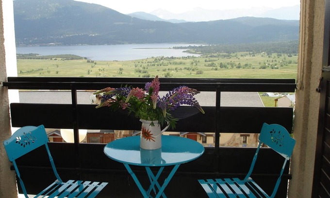 Les Angles Apartment | Apartment in Les Angles with amazing view of Maternale lake