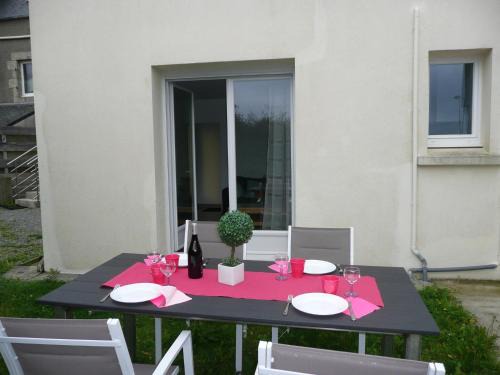 Plouguerneau House | Apartment in Lilia near Sandy Kastell Ac'h Beach