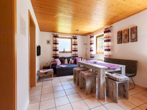 Finkenberg Apartment | Apartment in Mayrhofen near Ski Lift, cleaning included
