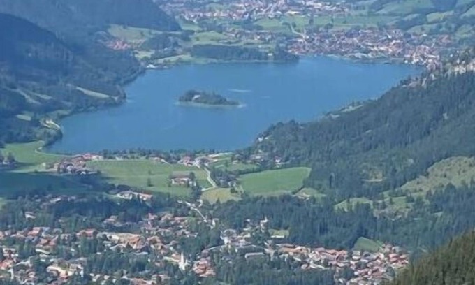 Miesbach Apartment | Apartment in Miesbach with views