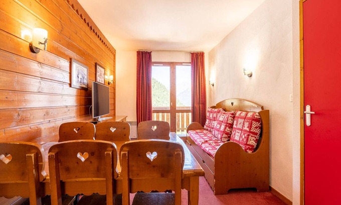 Valfrejus Apartment | Apartment in Modane with Ski Slope Access