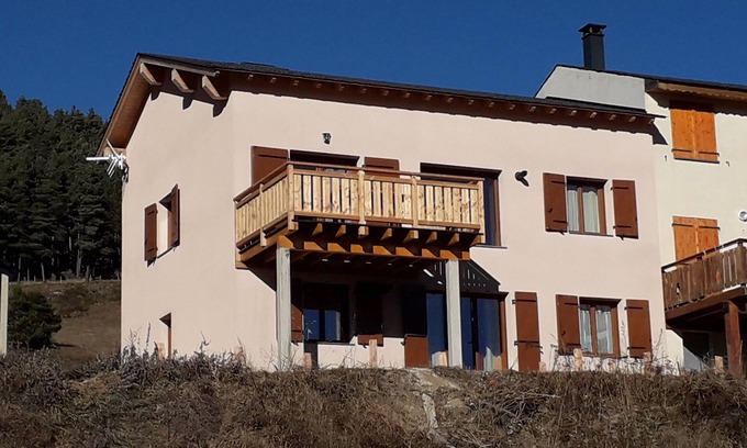 Formigueres House | Apartment in mountain house sleeps 4 to 6