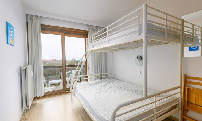 Middelkerke Apartment | Apartment in Nieuwpoort with Sea View Terrace