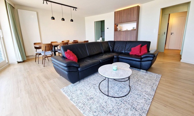 Nieuwpoort-Bad Apartment | Apartment in Nieuwpoort with Ocean Views
