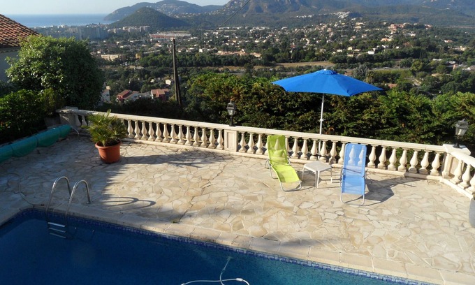 Les Termes Apartment | Apartment in private villa