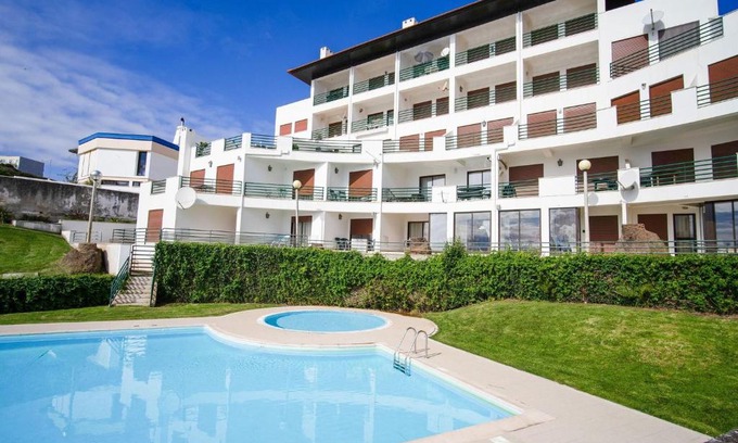 Sao Martinho do Porto Apartment | Apartment in a luxurious complex in the center