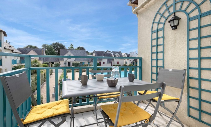 Batz-sur-Mer Apartment | Apartment in residence with swimming pool