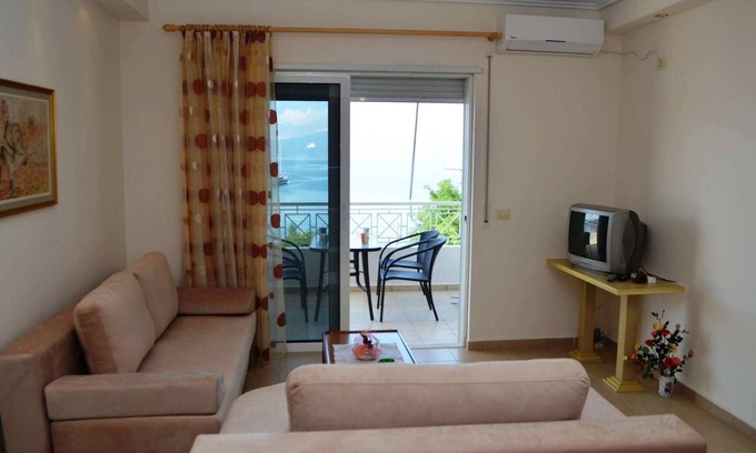 Qafe e Gjashtes Apartment | Apartment in Saranda with Sea Views