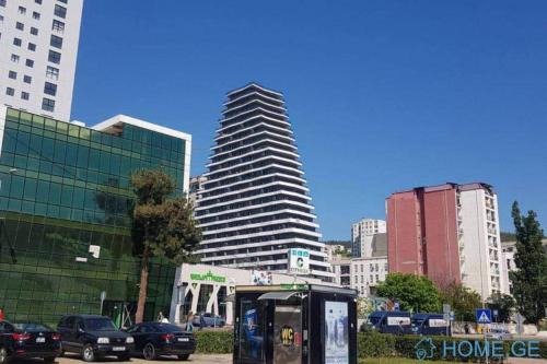 Saburtalo Apartment | apartment in Tetris building Piramida, 150m from the State subway