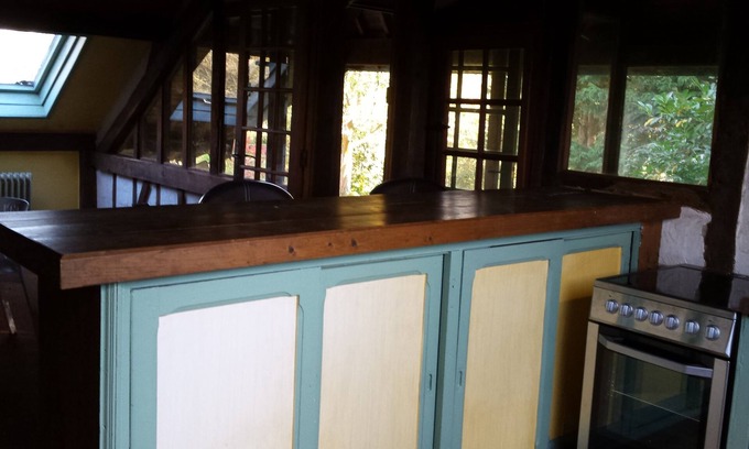 Le Bois-Hellain Cottage | Apartment in the large park of an authentic Norman thatched cottage