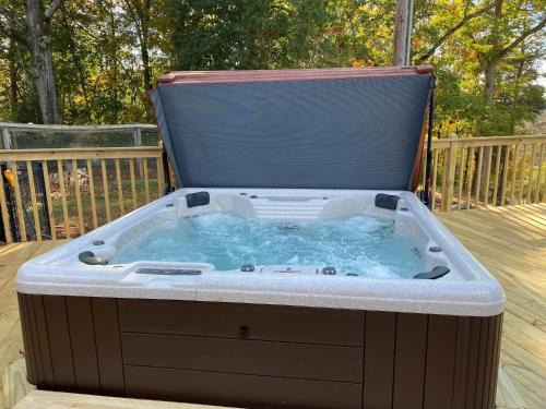 Etowah Apartment | Apartment in the Country