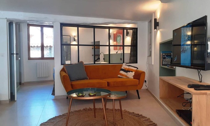 Tourtour Apartment | Apartment in the medieval center of Tourtour