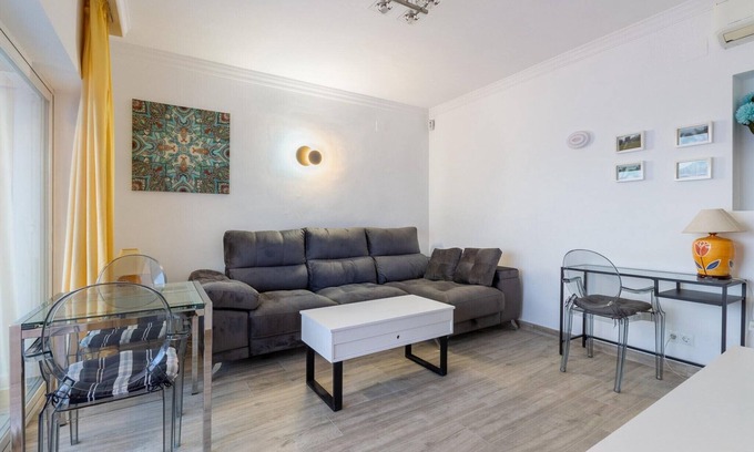 Torremolinos Apartment | Apartment in Torremolinos with Sea Views