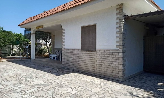 Province of Lecce Apartment | Apartment in Villetta for 6