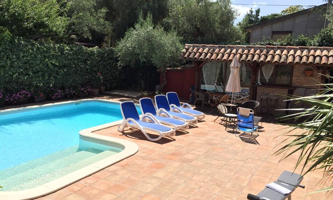 Ragalna Apartment | APARTMENT IN VILLA GIOVANNA is equipped to for all your needs.
