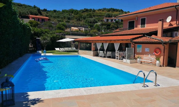 Imperia Apartment | APARTMENT IN VILLA X 4 PEOPLE ABOUT 2 KM FROM THE SEA HOT-HUB POOL
