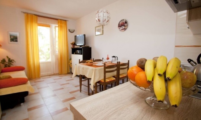 Vrbnik Apartment | Apartment in Vrbnik with Seaview, Terrace, Air condition, WIFI (879-1)