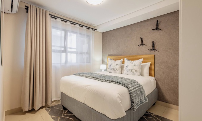 Umhlanga Apartment | apartment is close to everything beautiful and Morden . Free WiFi and parking