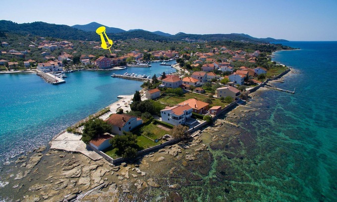 Poljana Apartment | Apartment Ivan - great location: A1(2+1) - Poljana, Island Ugljan, Croatia