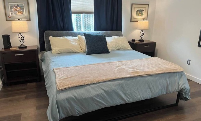 Sitka Apartment | Apartment J: Jamestown Bay -Car Rental Option