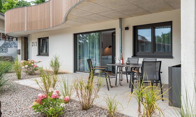 Salem Apartment | Apartment 'Jegle' with Private Terrace, Private Garden and Wi-Fi