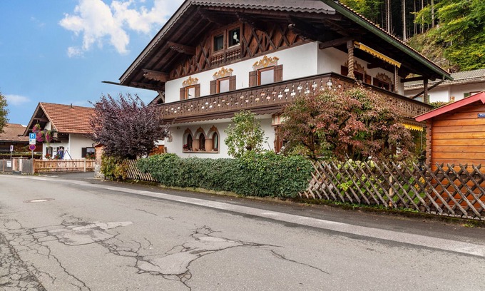 Hammersbach Apartment | Apartment 'Kleisl' with Mountain View, Garden & Wi-Fi