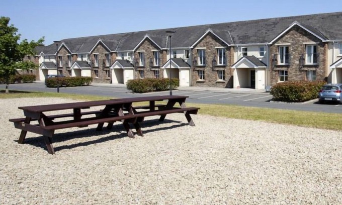 Trim Apartment | Apartment Knightsbrook in Trim - 9 persons, 3 bedrooms