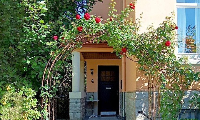 Detmold-Nord Apartment | Apartment Kossinna - Apartment with 2 bedrooms and 2 balconies