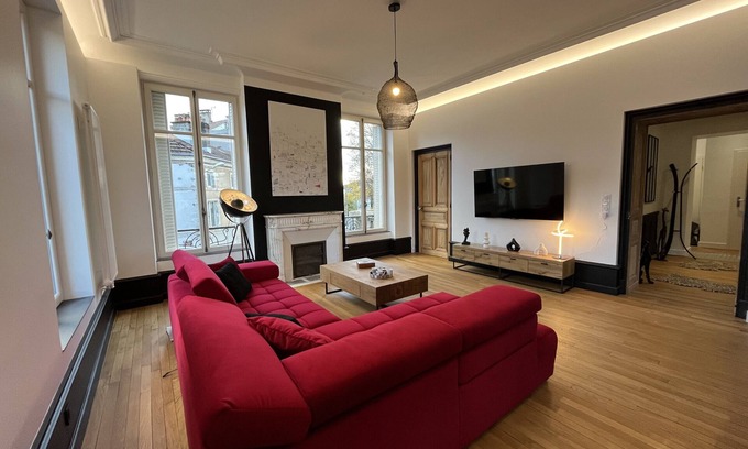 Epinal Apartment | Apartment 'L'aristide' with Private Terrace, Balcony and Wi-Fi