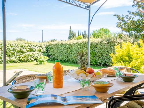 La Crau Apartment | Apartment La Coraline by Interhome