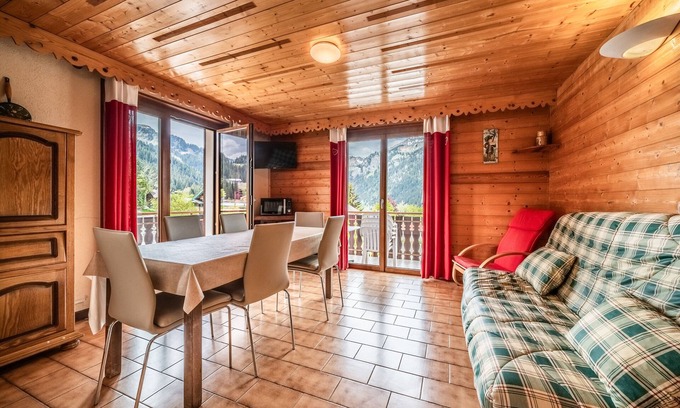 Chatel Apartment | Apartment 'La Flèche D'Argent - 6 People' with Mountain View, Balcony and Wi-Fi