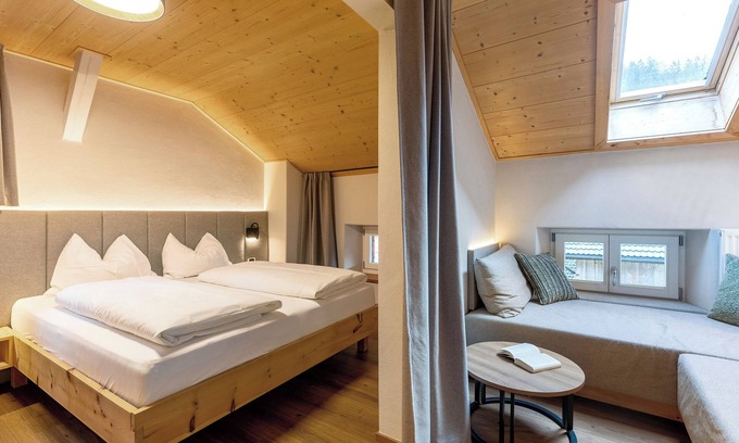 Ega Apartment | Apartment “Lavendel - Thalerhof” with Mountain View, Wi-Fi, Balcony & Garden