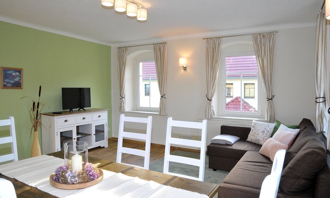 Meissen Apartment | Apartment "Landliebe" with pool and sauna use on a restored 3-sided courtyard