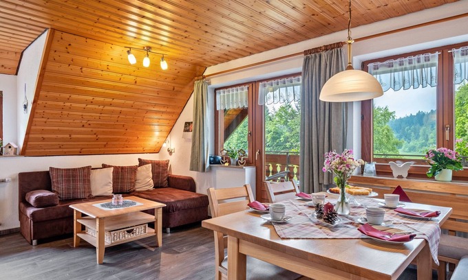 Sankt Maergen Apartment | Apartment 'Lavendel' with Mountain View, Shared Garden and Wi-Fi