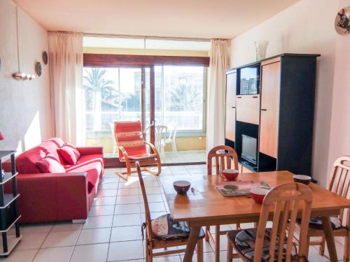 Saint-Cyprien Plage Apartment | Apartment Les Albères by Interhome