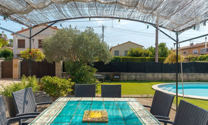 Apt Apartment | Apartment 'Les Cerisiers' with Shared Pool, Shared Terrace and Wi-Fi