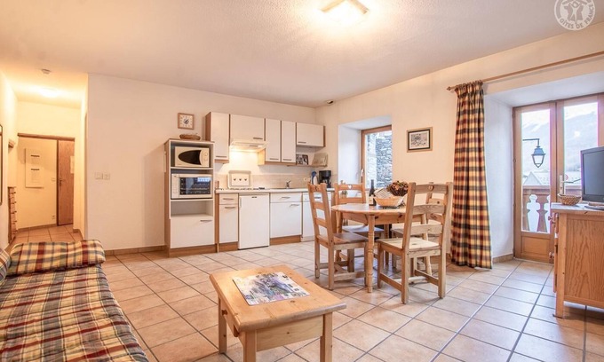 Val Cenis Apartment | Apartment 'Les Gentianes' with Mountain View and Wi-Fi