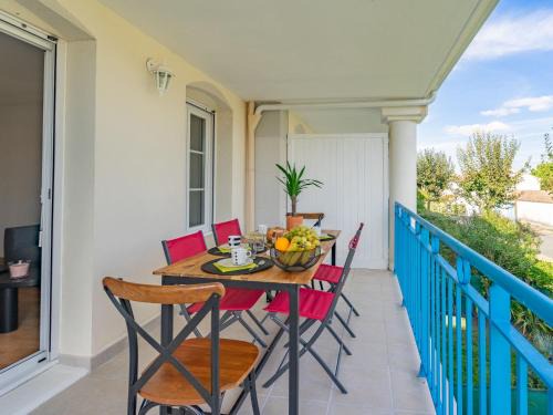 Vaux-sur-Mer Apartment | Apartment Les Hautes Folies-9 by Interhome
