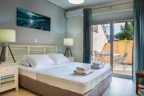 Karavomylos Apartment | Apartment Lilly, apartment with communal pool, 10 meters from sea