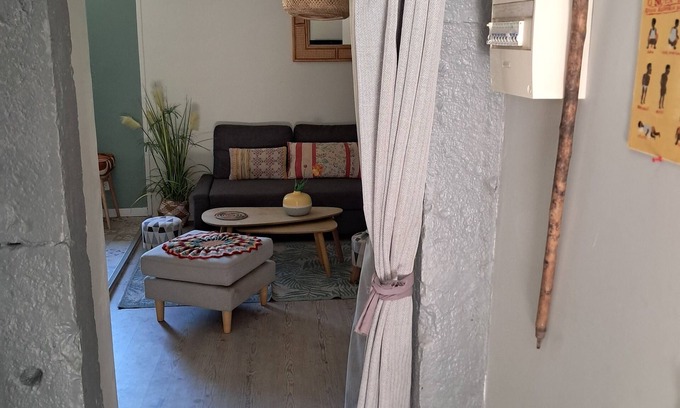 Tournon-sur-Rhone Apartment | Apartment located in condominium camping, river access, park. train le Mastrou