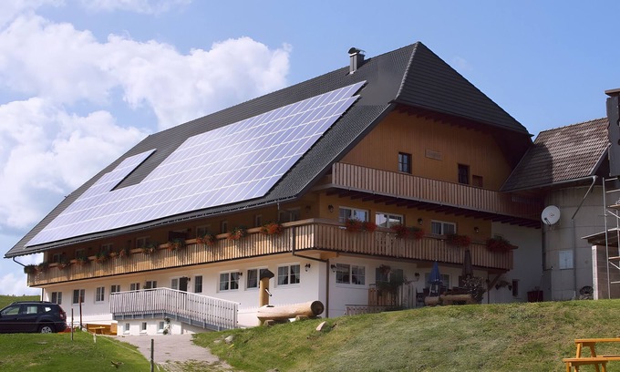 Furtwangen Apartment | Apartment 'Lothar, 80qm' with Shared Garden, Balcony and Wi-Fi