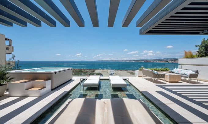 Estepona Apartment | Apartment 'Luxury Front Line Beach' with Sea View, Wi-Fi and Air Conditioning