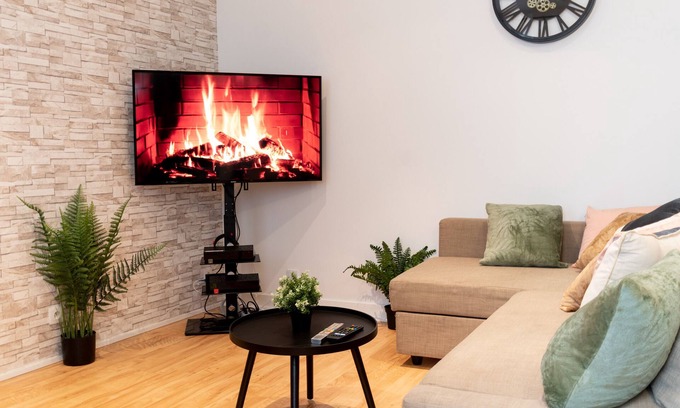 Gentilly Apartment | Apartment 'Magnifique Duplex À Paris' with Wi-Fi