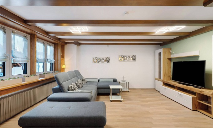 Kiechlinsbergen Apartment | Apartment 'Maisonette' with Shared Terrace, Balcony and Wi-Fi